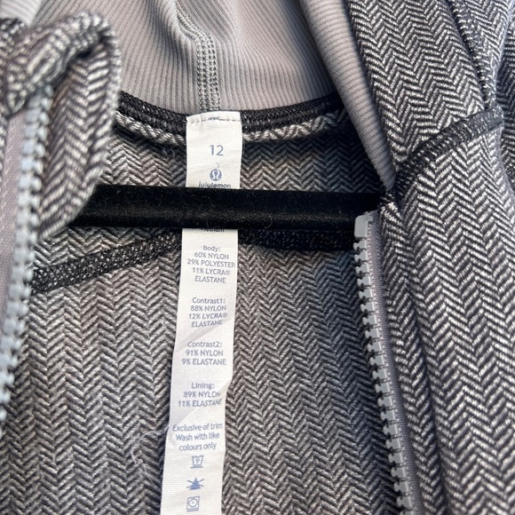 Lululemon Daily Practice Jacket - Picture 9 of 9